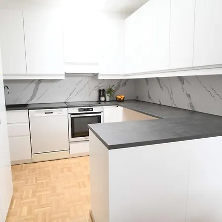 Charming 3-bedroom House Апартаменты