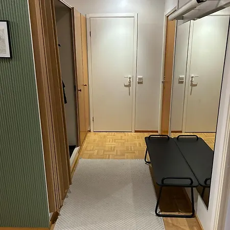 Charming 3-bedroom House Apartment *